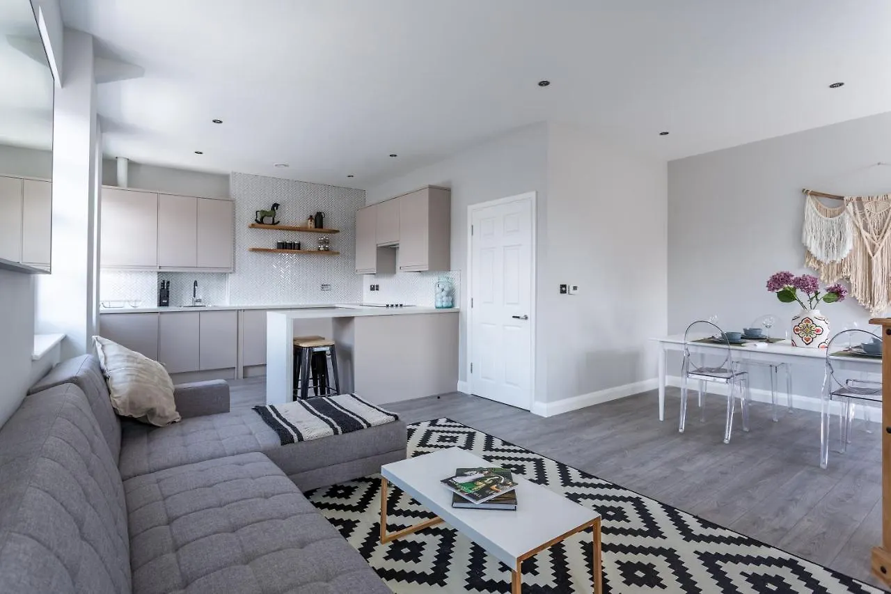 2 Bedroom Apartments With Sofa Bed In Southend